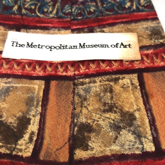 Metropolitan Museum of Art tie. Antique look pattern - Picture 4 of 6